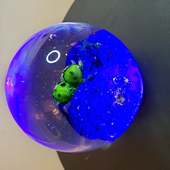 Vintage Sea Turtle Glass Paperweight 3.5" - Picture 3 of 10